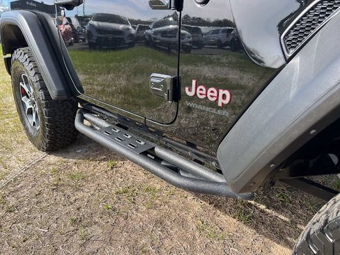 Used 2022 Jeep Wrangler Rubicon w/ Cold Weather Group AWD/4WD image 9