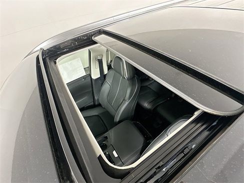 Used 2025 INFINITI QX80 Sensory image 15