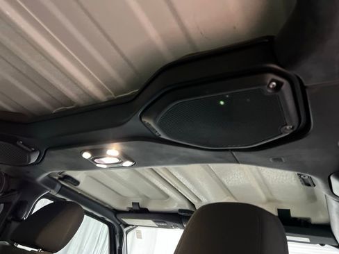 Used 2021 Jeep Wrangler Unlimited Sahara w/ Uconnect 4C Nav & Sound Group AWD/4WD image 14
