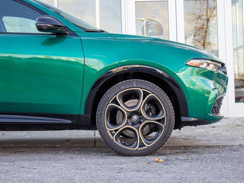 New 2025 Alfa Romeo Tonale image 5