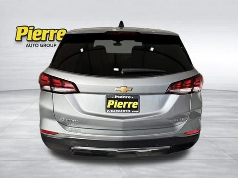 Used 2024 Chevrolet Equinox LT image 3