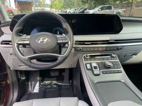 Certified 2024 Hyundai Palisade SEL image 22