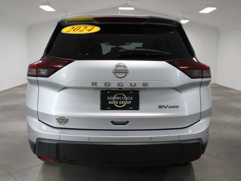 Used 2024 Nissan Rogue SV AWD/4WD image 8
