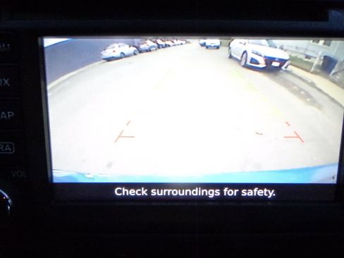 Used 2015 Nissan Sentra SR w/ Navigation Package image 13