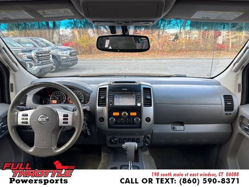 Used 2014 Nissan Frontier SL w/ SL Moonroof Package image 22