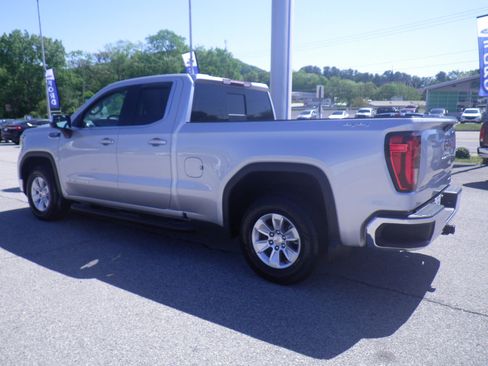 Used 2019 GMC Sierra 1500 SLE w/ SLE Value Package AWD/4WD image 4