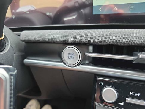 New 2025 Hyundai Tucson Limited image 15