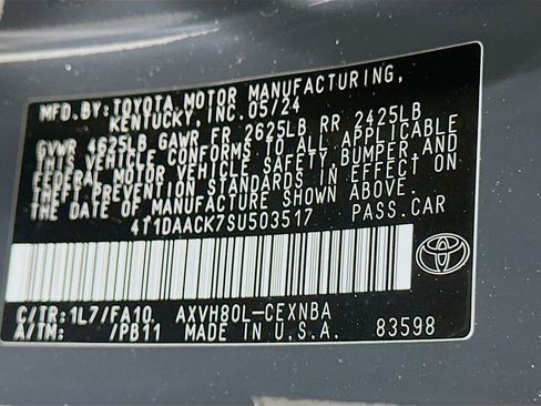 Used 2025 Toyota Camry LE FWD image 31