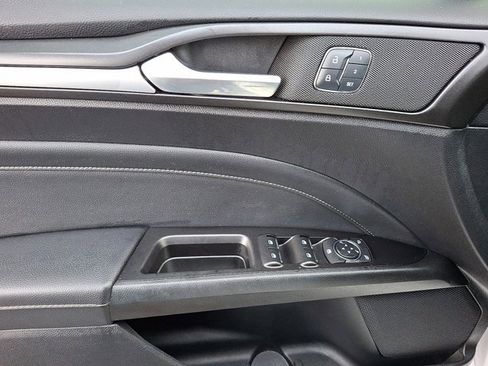 Used 2018 Ford Fusion Titanium image 14