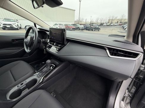 Used 2025 Toyota Corolla LE image 34