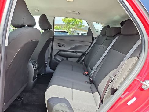 Used 2025 Hyundai Kona SEL FWD image 9