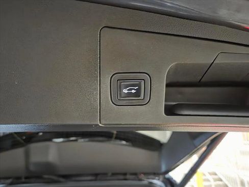 Used 2023 Cadillac XT5 Premium Luxury image 14