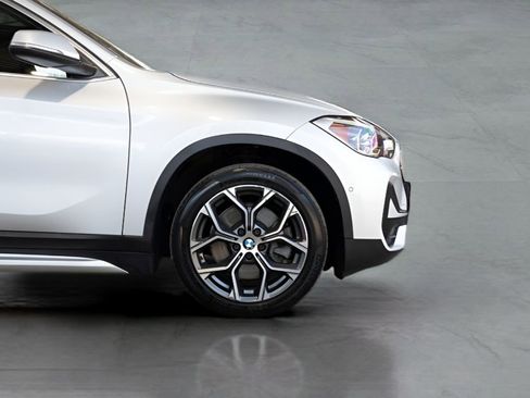 Used 2021 BMW X1 xDrive28i w/ Convenience Package AWD/4WD image 10