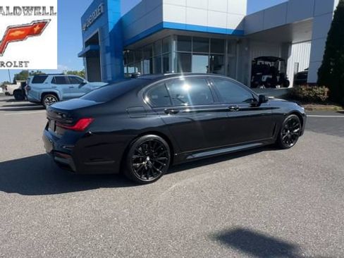 Used 2021 BMW 740i xDrive w/ Luxury Rear Seating Package AWD/4WD image 3