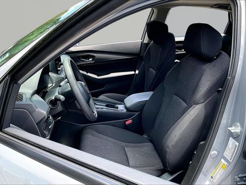 Used 2025 Honda Accord SE image 17
