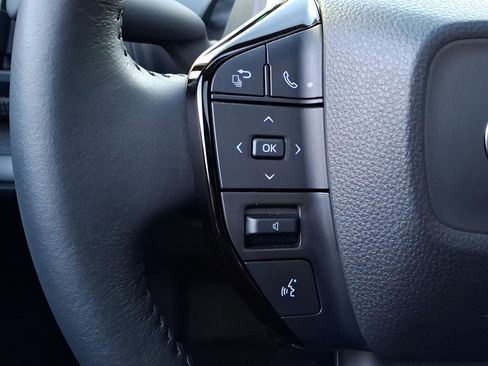 Certified 2025 Toyota bZ4X FWD image 21