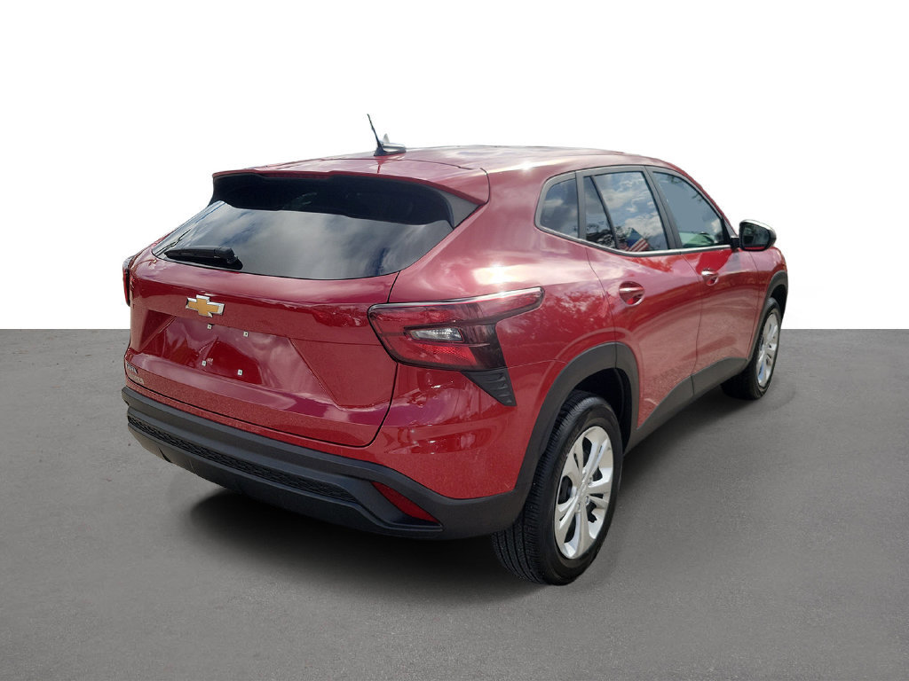 Used 2026 Chevrolet Trax LS FWD image 3