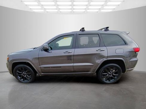 Used 2019 Jeep Grand Cherokee Altitude AWD/4WD image 5