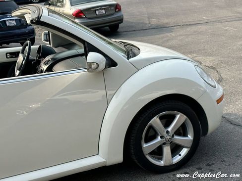 Used 2007 Volkswagen Beetle Triple White Edition FWD image 36