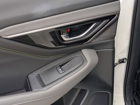 Used 2025 Subaru Outback Onyx Edition AWD/4WD image 25