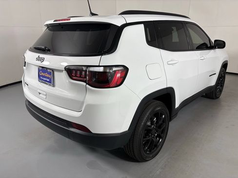 New 2026 Jeep Compass Latitude w/ Sun and Sound Group AWD/4WD image 8