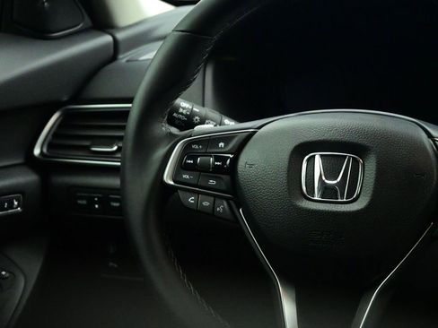 Used 2022 Honda Accord Touring image 11