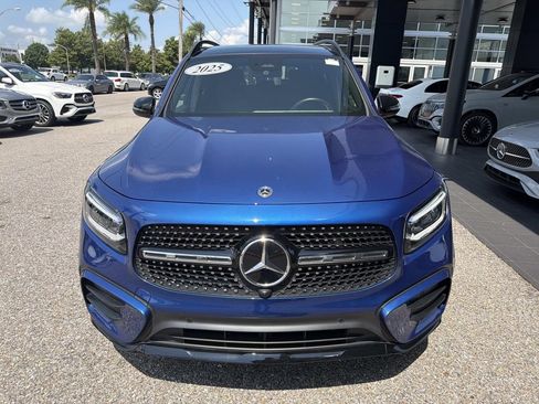 Used 2025 Mercedes-Benz GLB 250 image 2