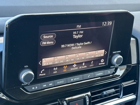 New 2025 Nissan Pathfinder SV w/ Black Appearance Package image 16