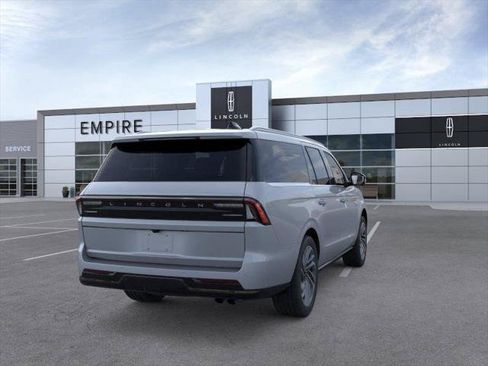 New 2026 Lincoln Navigator L Reserve AWD/4WD image 8