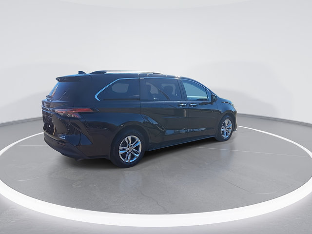 Used 2022 Toyota Sienna XLE w/ XLE Plus Package AWD/4WD image 9