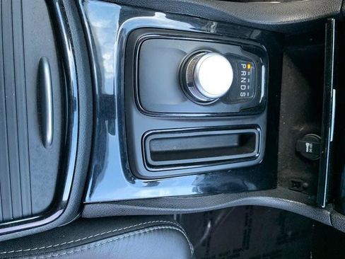 Used 2018 Chrysler 300 S image 31