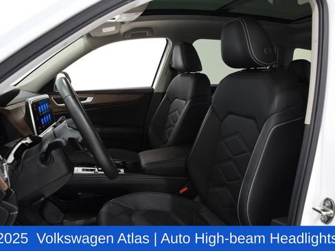 Used 2025 Volkswagen Atlas SE FWD image 22