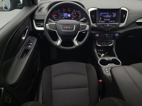 Used 2024 GMC Terrain SLE w/ Driver Convenience Package FWD image 22