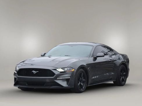 Used 2018 Ford Mustang Coupe image 1