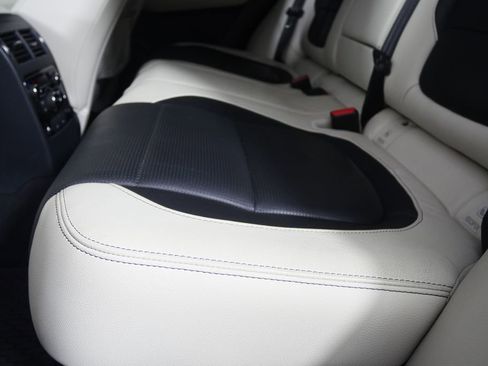 Used 2019 Jaguar F-PACE S image 15