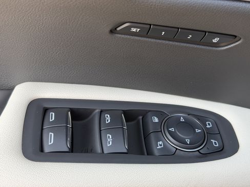 Certified 2024 Cadillac XT6 Sport w/ LPO, ONYX Package image 19