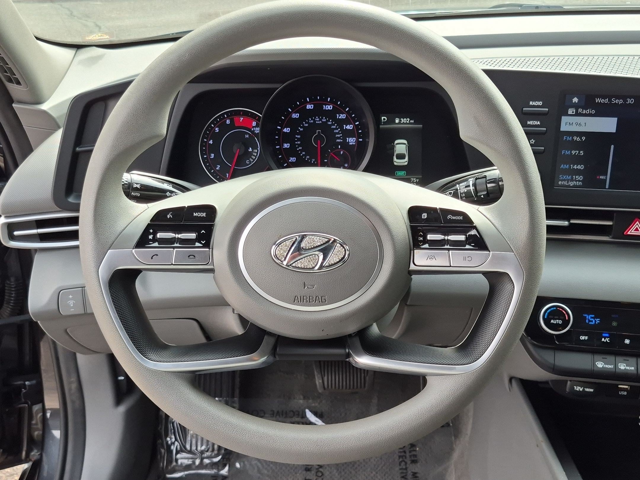 Used 2023 Hyundai Elantra SEL FWD image 14