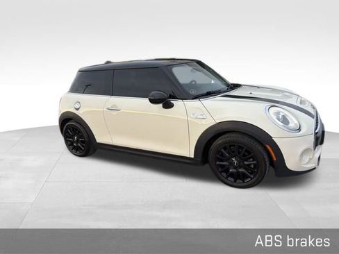 Used 2015 MINI Cooper S image 17