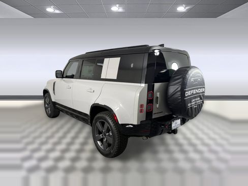 New 2026 Land Rover Defender 110 X-Dynamic SE AWD/4WD image 3
