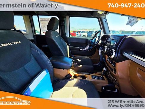 Used 2016 Jeep Wrangler Unlimited Rubicon w/ Connectivity Group AWD/4WD image 15
