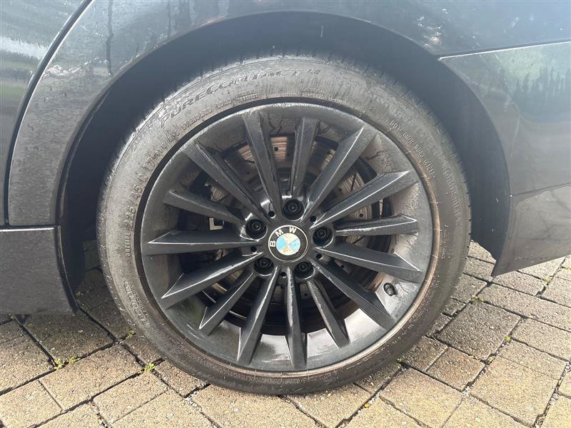Used 2011 BMW 335i xDrive Sedan AWD/4WD image 9