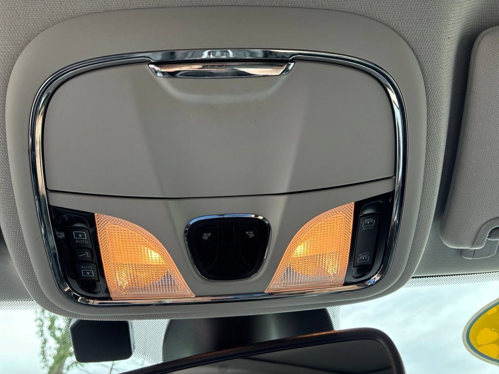 Used 2021 Jeep Cherokee Limited AWD/4WD image 16