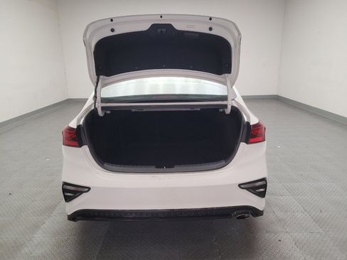 Used 2021 Kia Forte LXS FWD image 29