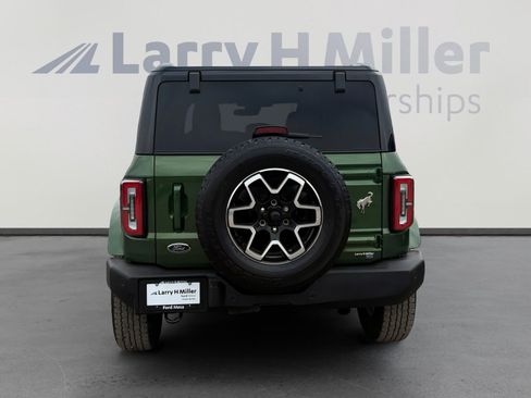 Used 2025 Ford Bronco Outer Banks image 4