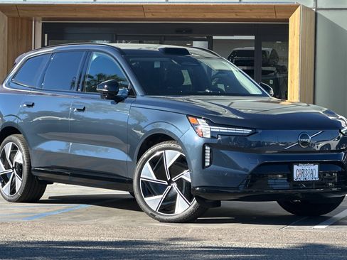 New 2025 Volvo EX90 Ultra image 2