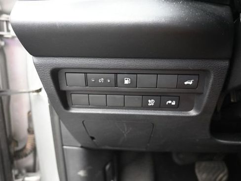 Used 2024 Mitsubishi Outlander 4WD Plug-In Hybrid image 38