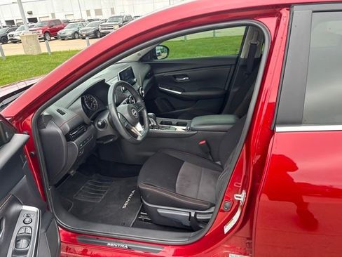 Used 2024 Nissan Sentra SR FWD image 9