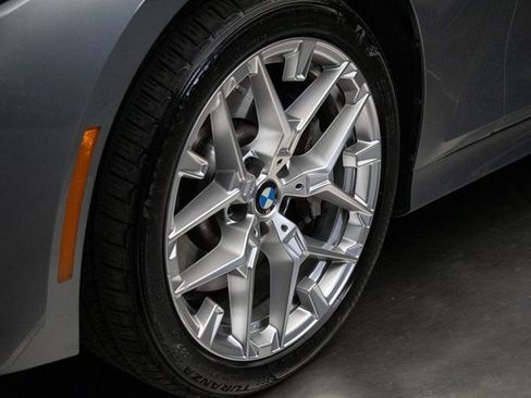 Used 2025 BMW 330i xDrive Sedan image 7