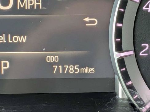 Used 2022 Toyota Highlander XSE FWD image 29