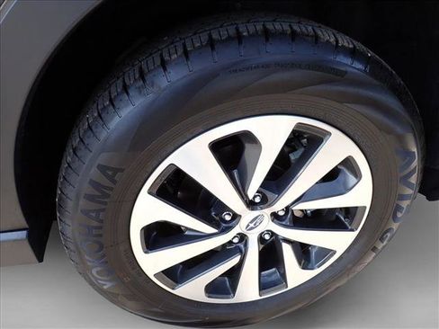 Certified 2025 Subaru Outback Premium w/ Popular Package #1A image 7